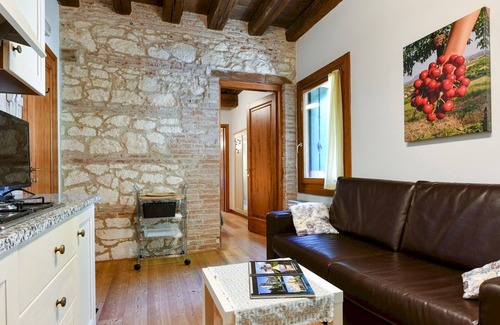 Longare Apartment | Ciliegi apartment with one bedroom and one bathroom on the first floor (apartment 4)