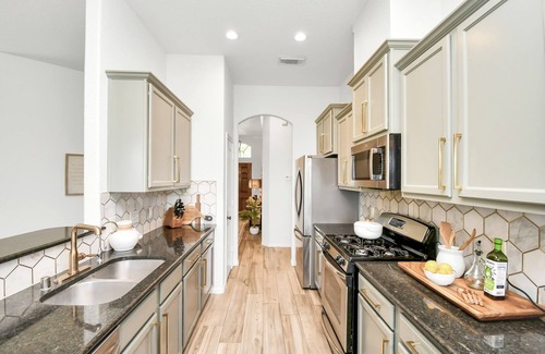 Katy House | Cinco Ranch Home - Relocations & Insurance. Trails & Toys. Sleeps 6+