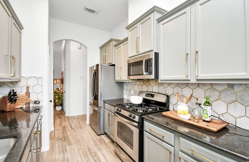 Katy House | Cinco Ranch Home - Relocations & Insurance. Trails & Toys. Sleeps 6+