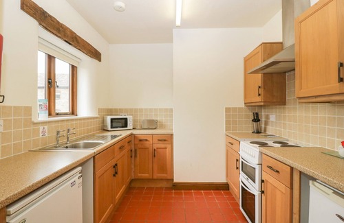 Hay-on-Wye Cottage | CINDER COTTAGE, romantic, character holiday cottage in Bromyard