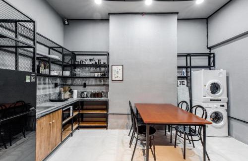 Nguyen Hue Walking Street House | CIRCADIAN Industrial Studios on Nguyen Hue