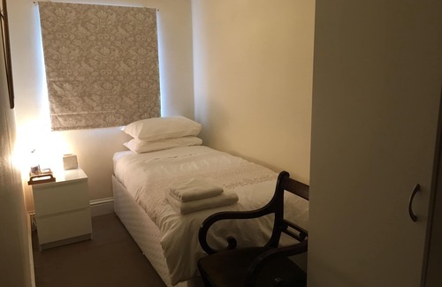 Pewsey Bed & Breakfast | Circles Guest House