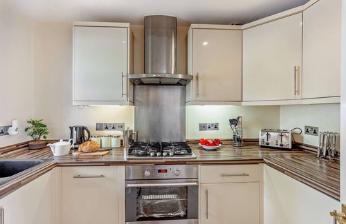 Upper Town House | Circus Mews - Sleeps 3, has its own parking bay.