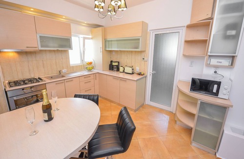 Bucharest City-Centre Apartment | Cismigiu Apartment - Cismigiu Gardens