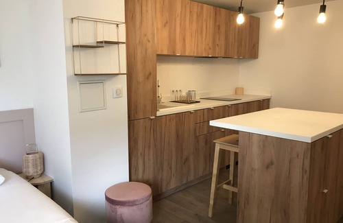 Saint-Germain-les-Corbeil Apartment | Cit'hôtel - Appartement Boisé
