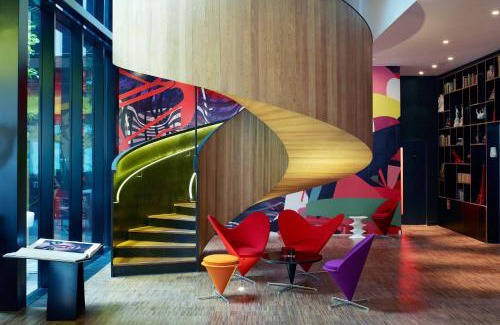 Cathedrals Hotel | citizenM Southwark Bankside