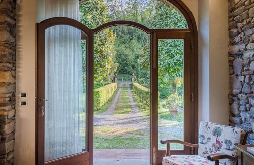 Pieve di Compito Villa | Citrus Charm Farmhouse, a Country Villa with Pool on the hills of Lucca