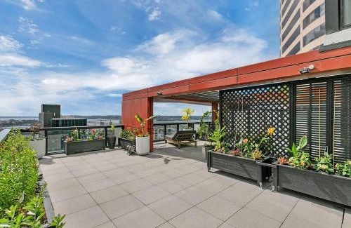 Auckland Central Business District Apartment | City and view holiday home