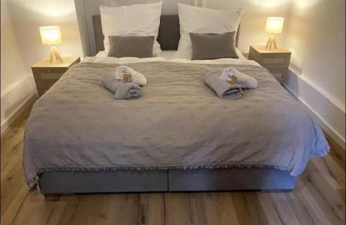 Gallus Apartment | City Apartment Messe Zentral PS4 Workspace