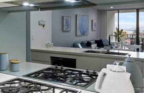 Wollongong Apartment | City Beach Escape Wollongong Waterside Serenity