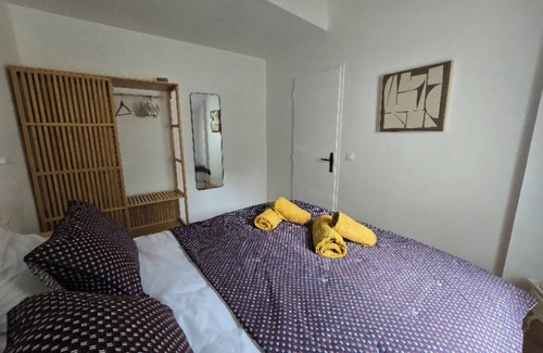 Talensac-Pont Morand Apartment | City center 2-room apartment, 2 to 4 people, character building