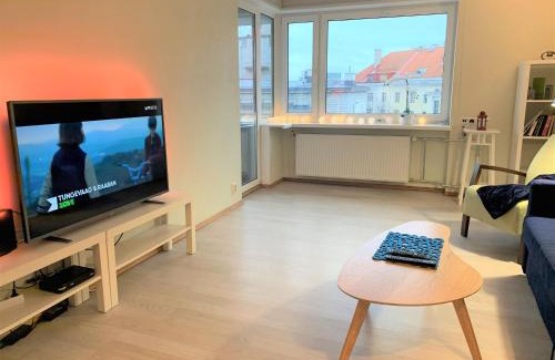 Kesklinn Apartment | City center Raua apartment with balcony