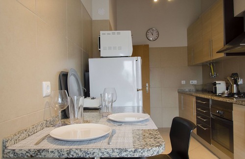 Santa Engracia Apartment | City Center With Amazing River Views. Close To The Major Areas But Very Quiet.