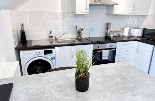Grangetown Apartment | City Centre Embankment View Apartment Sleeps 3