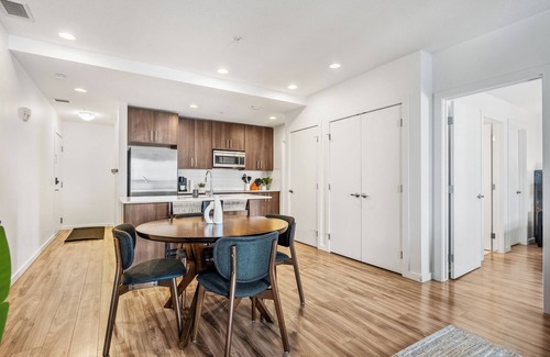 Rosscarrock Apartment | City Comforts & XL Balcony | 2BR, AC, Parking