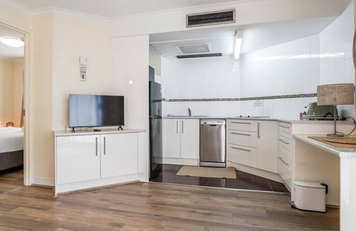 Brisbane Central Business District Apartment | City Convenience & Comfort at The Abbey on Roma
