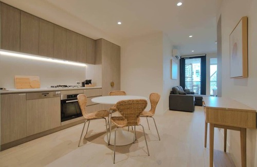 Adelaide Central Business District Apartment | City Escape in Rundle Mall with Gym