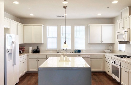 Hayward Condo | City Escape! Large Condo Near San Francisco