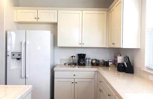 Hayward Condo | City Escape! Large Condo Near San Francisco