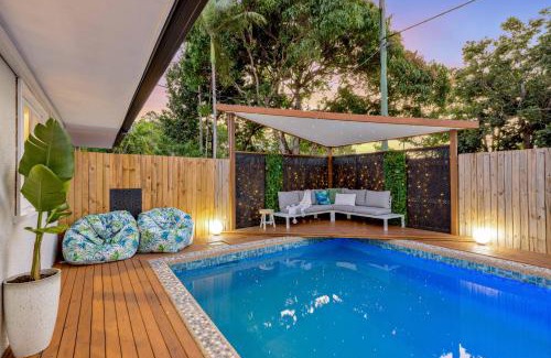 Manunda House | City Haven - A Slice of Paradise Fringing the CBD