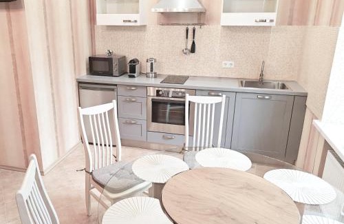 Centrs Apartment | City heart, from 9,9 host, split level, free parking and bag storage