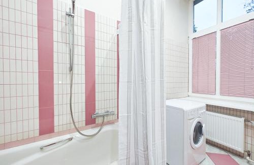 Centrs Apartment | City heart, from 9,9 host, split level, free parking and bag storage