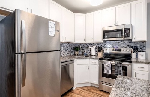Downtown Wilmington Apartment | City life in style at The Warner