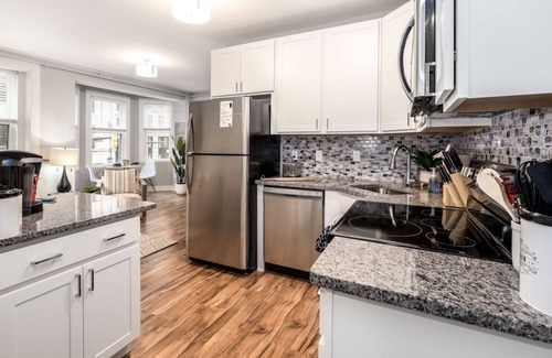 Downtown Wilmington Apartment | City life in style at The Warner