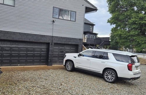 South Hills House | City Living—sleeps 12 n15-20 mins from Acrisure Stadium, PNC Park, Mt Washington