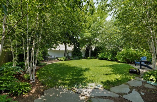 Cambridgeport Condo | City Oasis with Yard and easy Walk To Harvard, MIT and Train