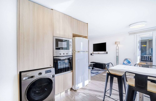 Barrio Italia Apartment | City Retreat - 2D - Wifi & Parking in Barrio Italia