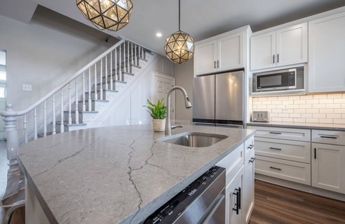 South Side Flats House | City Retreat in SouthSide Flats