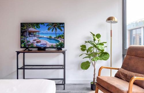 District Wharf Apartment | City & River View Suite - The Wharf DC by Monthier