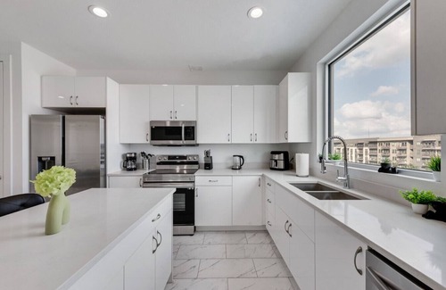 Cedars Apartment | City View 2BR I Parking I King Bed I Workspace