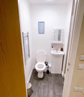 Bradford Apartment | City Views Top Floor - Bradford City Center