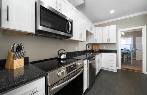 Rome House | City Views~ Walk downtown, near Tennis & Riverwalk