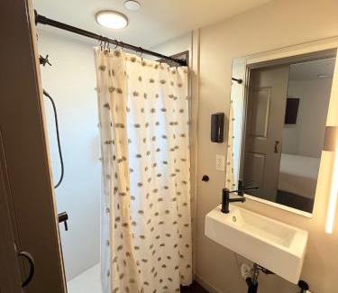 Middletown Hotel | City24 Condo Hotel Little Italy Mission Hills