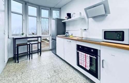 Burbach Apartment | CityChalet Business Apartments - Workers welcome! - Free Parking - Fast WIFI - Smart TV - WM