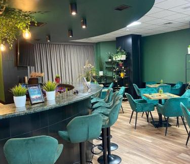 Wawer Resort | CKS Warszawa (Centrum Konferencyjno-Szkoleniowe CS Natura Tour)