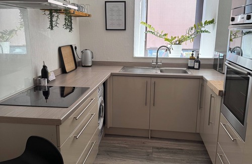 Dundee Apartment | (CL) Large spacious central flat