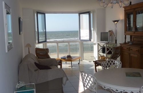 Dunkirk Apartment | Clair de Dunes, sur la Digue Sans Voitures, les Pieds Dans L'eau