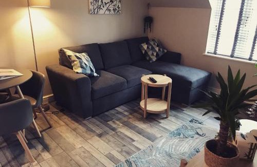Wolverhampton Apartment | Clarabel's Guest House- The Cranny