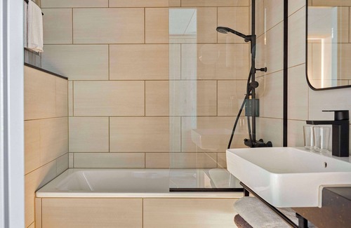 Aviapolis Hotel | Clarion Hotel Helsinki Airport