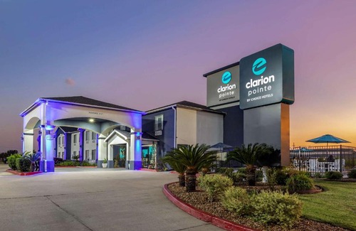 Sulphur Hotel | Clarion Pointe Sulphur - Lake Charles