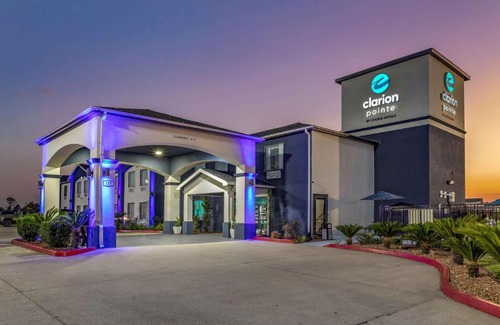 Sulphur Hotel | Clarion Pointe Sulphur - Lake Charles