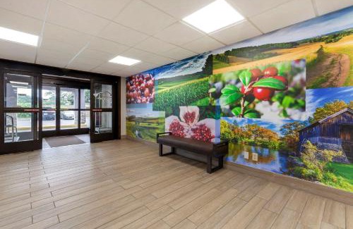 Tomah Hotel | Clarion Pointe Tomah