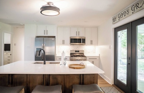 Ocean Springs House | Clark Cottage - With Golf Cart! 1 mile ride to the beach & Dtown Ocean Springs!