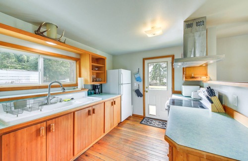 Clark Fork House | Clark Fork Vacation Home w/Wood Stove Near Lake!