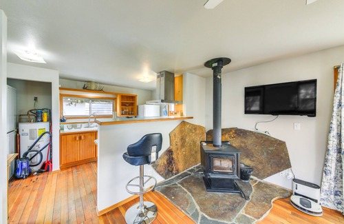 Clark Fork House | Clark Fork Vacation Home w/Wood Stove Near Lake!