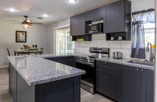 Orangefield House | Clark House Perfect for Workers!